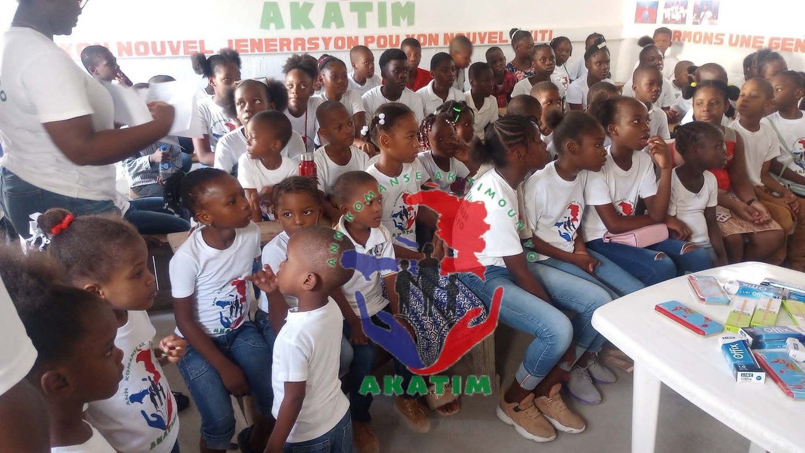 Distribution kits scolaires septembre 2024