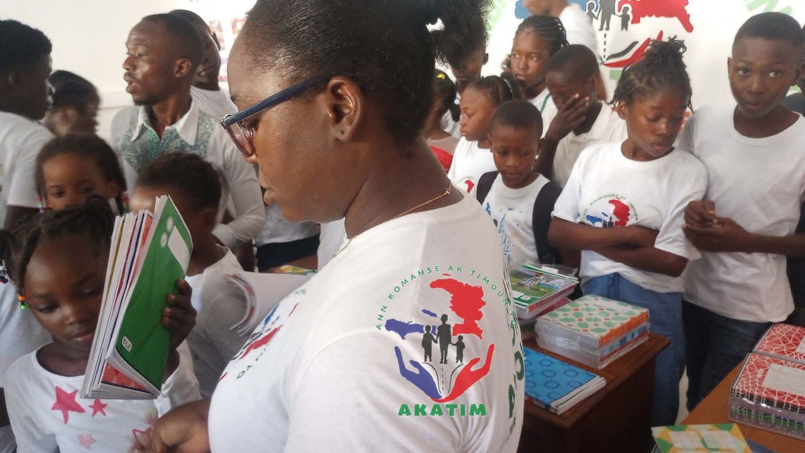 Distribution kits scolaires septembre 2024