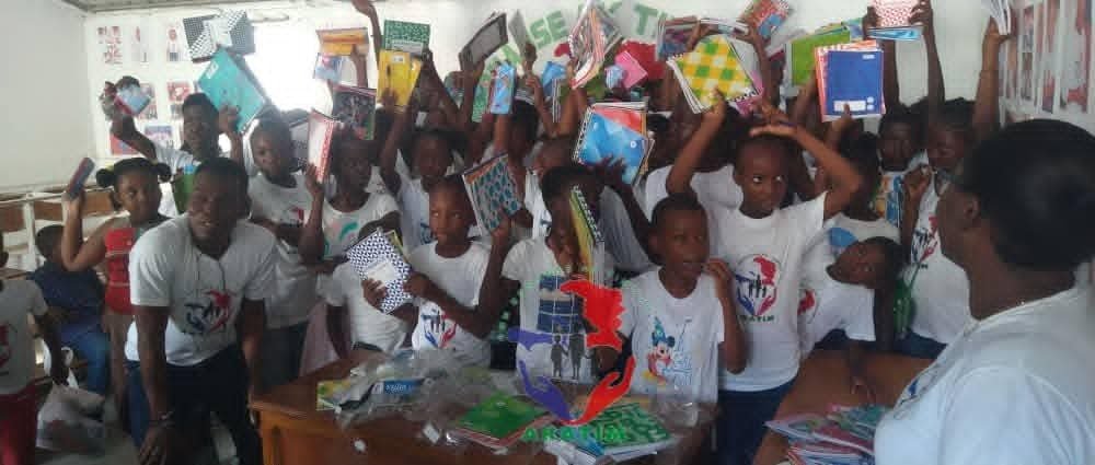 Distribution kits scolaires septembre 2024