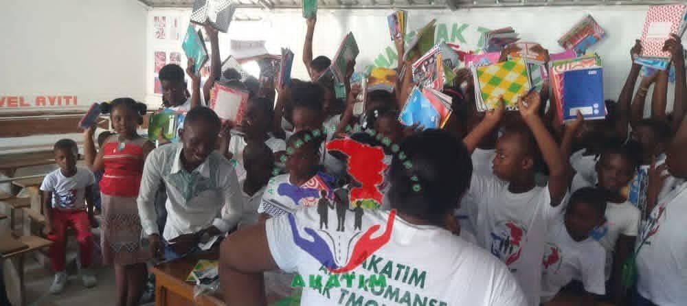 Distribution kits scolaires septembre 2024