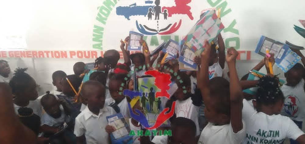 Distribution kits scolaires septembre 2024