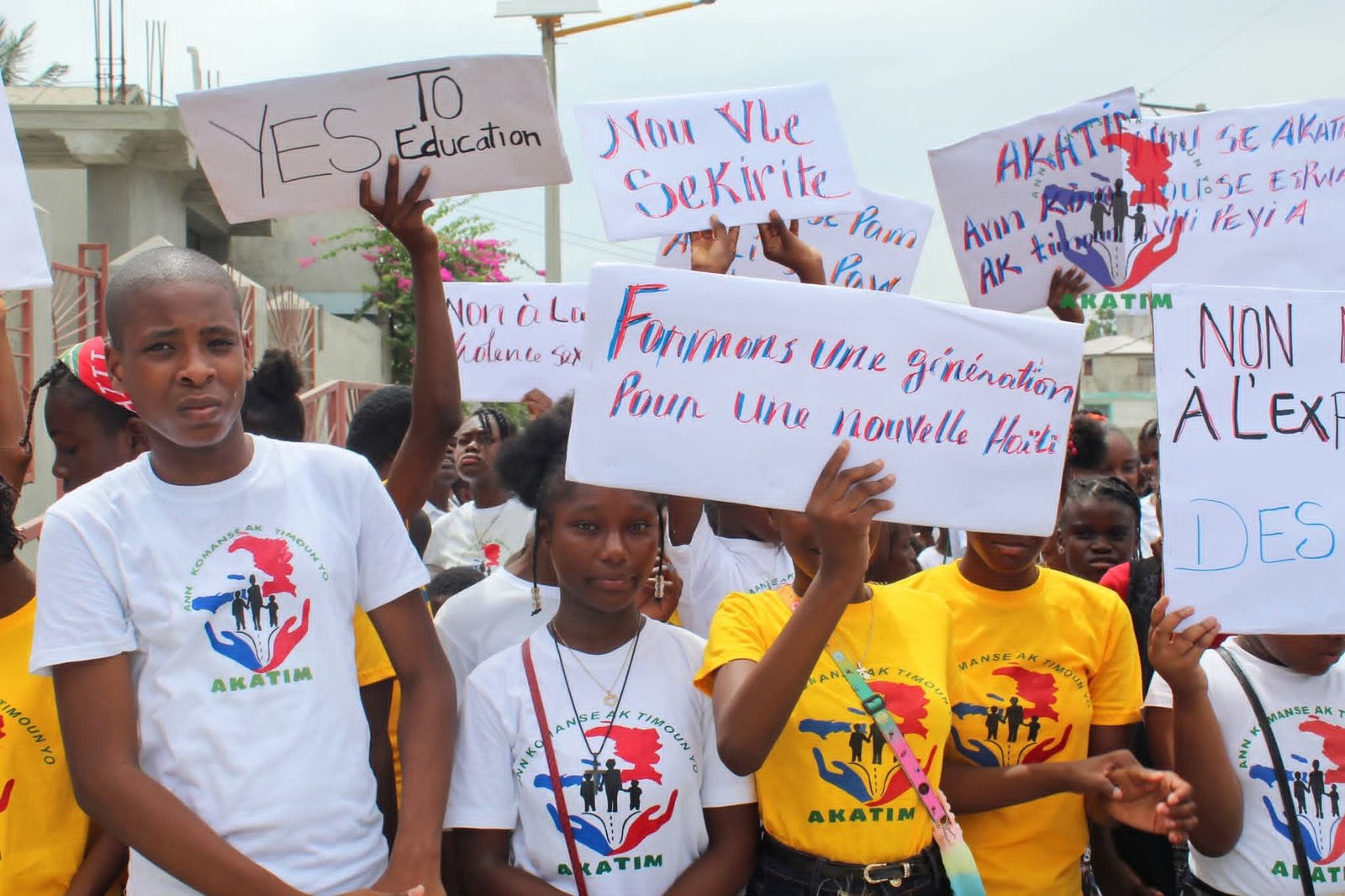 Marche à l'occasion de la journée mondiale contre le travail des enfants juin 2025